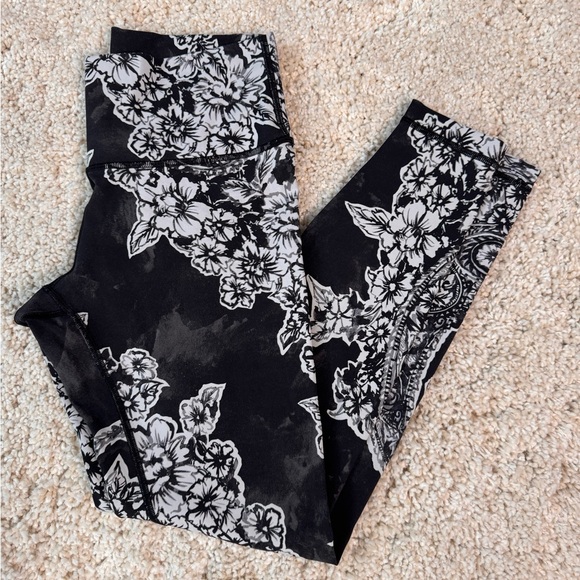 Lululemon Wunder Under Paisley Leggings - Picture 3 of 4